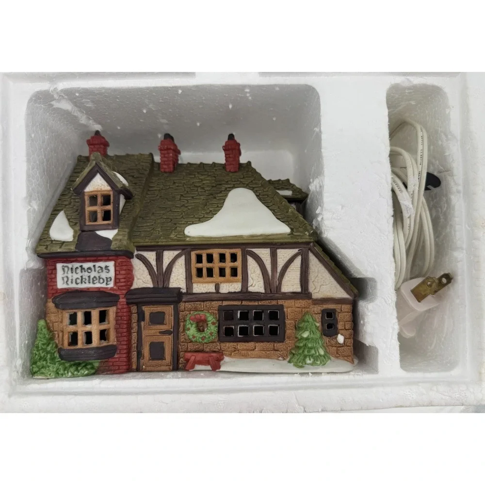 Department 56 Nicholas Nickleby Cottage Dickens Village House 1988